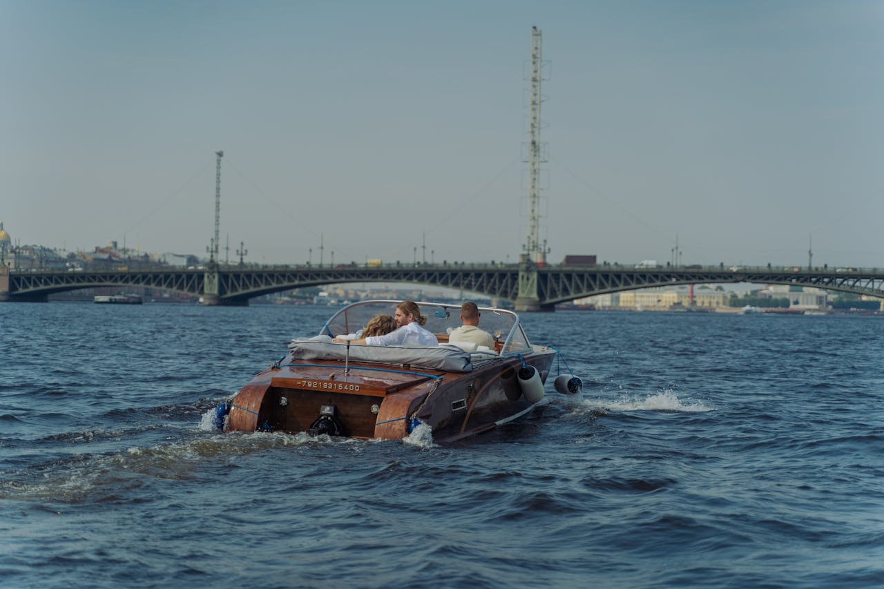 Jakie zastosowania mają łodzie motorowe?